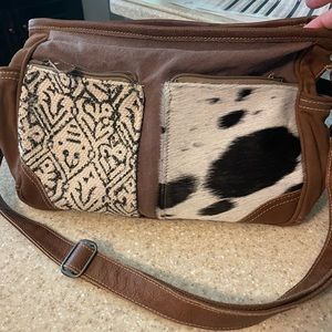 Myra bags messenger style